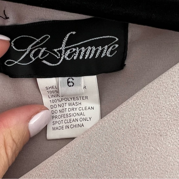 La Femme Off-the-Shoulder Ruched Column  midi dress size 6 - Picture 6 of 8